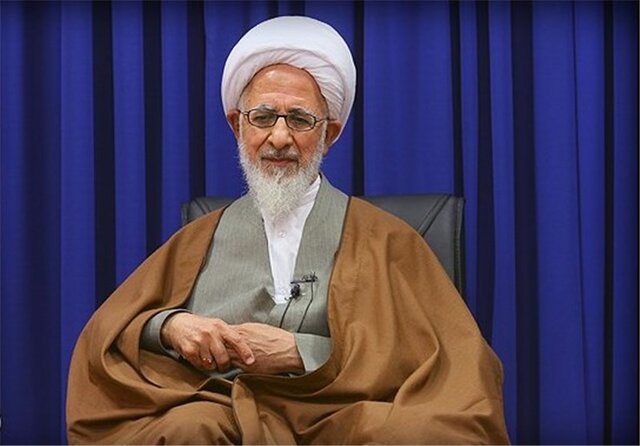 تبلیغ عالمانه و حضور آگاهانه در راهپیمایی ۲۲ بهمن از شعائر عظیم است