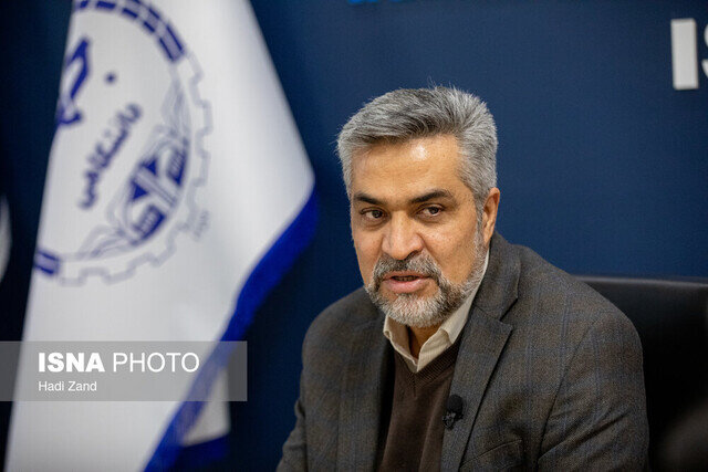 پرونده درمانی بیماران محرمانه است و تنها با درخواست شخص یا حکم قضایی ارائه می‌شود