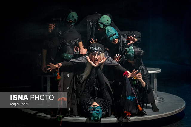 کدام نمایش‌ها به صحنه می‌روند؟