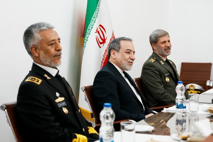 سرلشکر حاتمی: دیپلماسی و دفاع در یک میدان مشترک هستند سرلشکر حاتمی: دیپلماسی و دفاع در یک میدان مشترک هستند