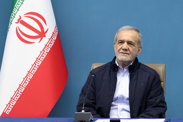 دعوت پزشکیان از مردم برای حضور پرشور در راهپیمایی ۲۲ بهمن