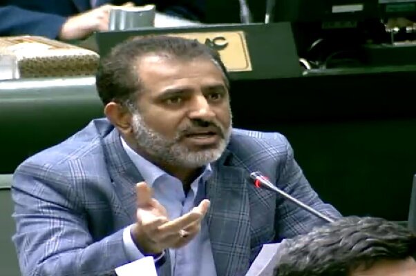 نماینده تهران خطاب به قالیباف؛ چرا در مقابل خرد جمعی مقاومت می کنید؟