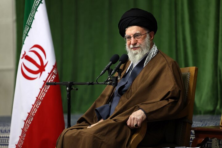 نامه خانواده شهدا به رهبری در پی حوادث اخیر و تجدید پیمان با ایشان