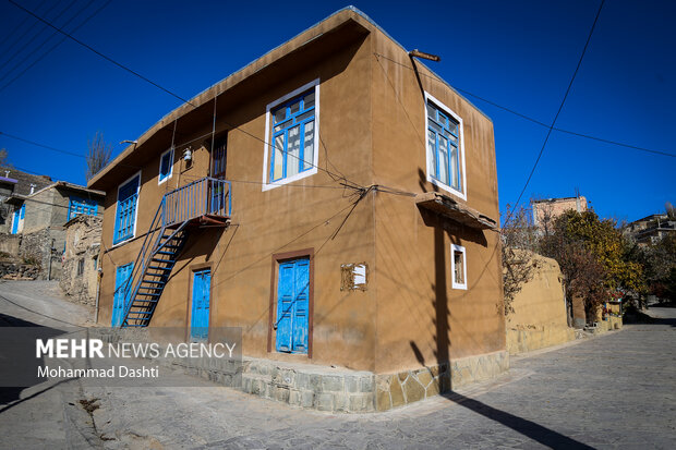 برق‌رسانی به ۵۸ هزار و ۸۱۹ روستا